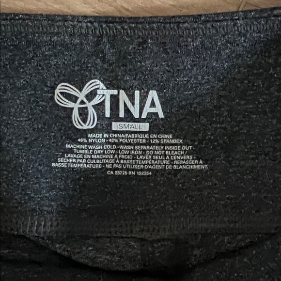 Mid rise TNA Dark / Charcoal Grey Aritzia Leggings - Size Small - Picture 3 of 4